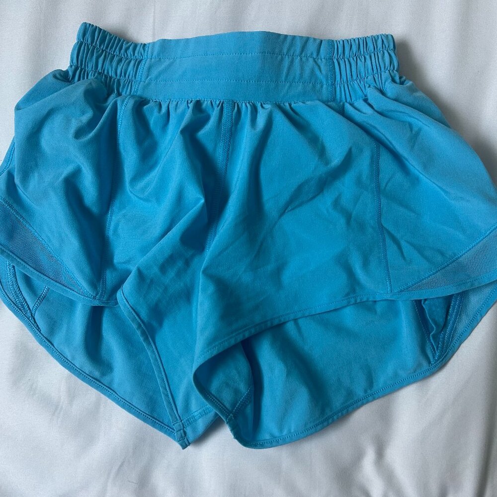 Lululemon Hotty Hot Lowrise 2.5 " Shorts - Size 2 Kayak Blue